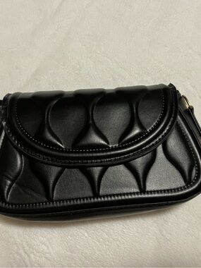 Small black purse new without tags